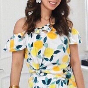 Who What Wear Lemon Print Tie Front Off The Shoulder Shirt size XS